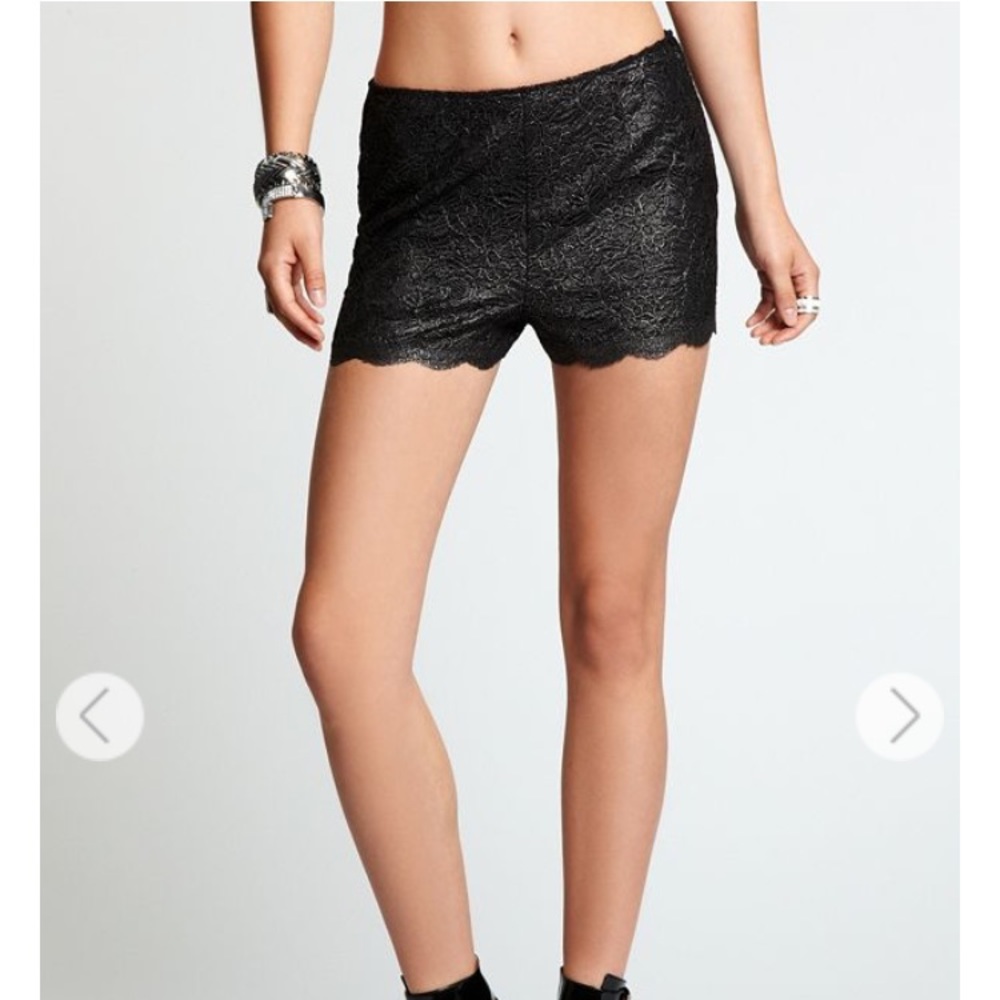 Nwot guess foil lace shorts 4